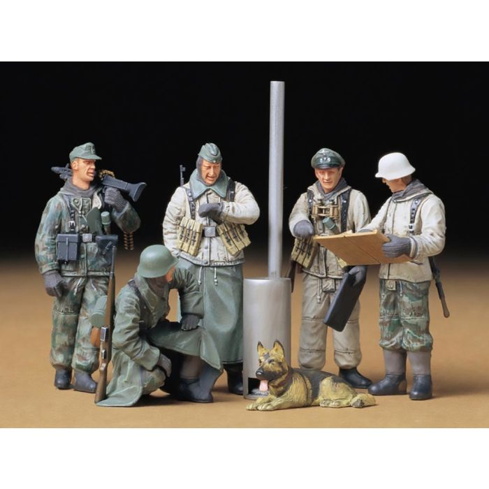 1/35 Tamiya German Soldiers Field Briefing (THC35212) 1/35 Tamiya German Soldiers Field Briefing (THC35212)