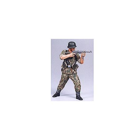 1/16 Tamiya WWII German Elite Infantry Man 1/16 Tamiya WWII German Elite Infantry Man