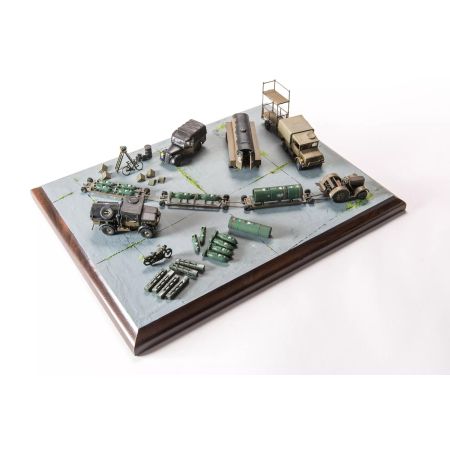 Airfix Bomber Re-supply Set (A05330) Airfix Bomber Re-supply Set (A05330)